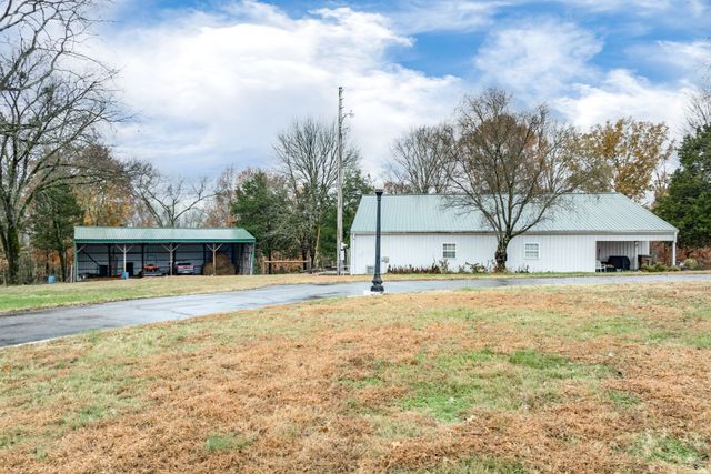 545 Puryears Bend Rd, Hartsville, TN 37074