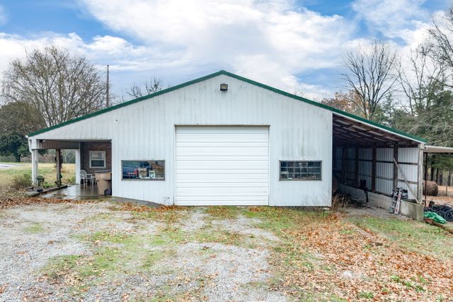 545 Puryears Bend Rd, Hartsville, TN 37074