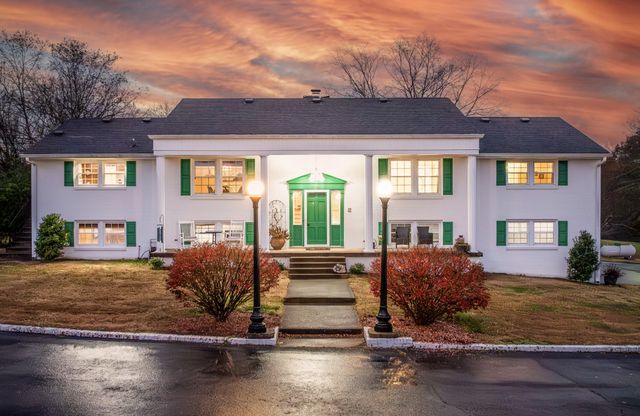 545 Puryears Bend Rd, Hartsville, TN 37074