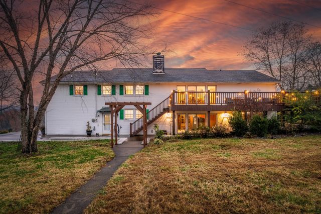 545 Puryears Bend Rd, Hartsville, TN 37074