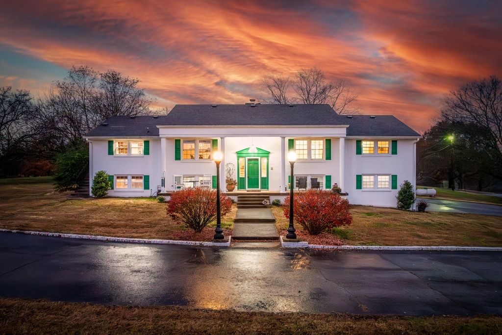 545 Puryears Bend Rd, Hartsville, TN 37074