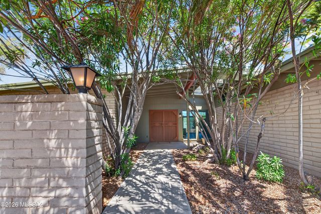 6220 N Via Ranchero, Tucson, AZ 85704