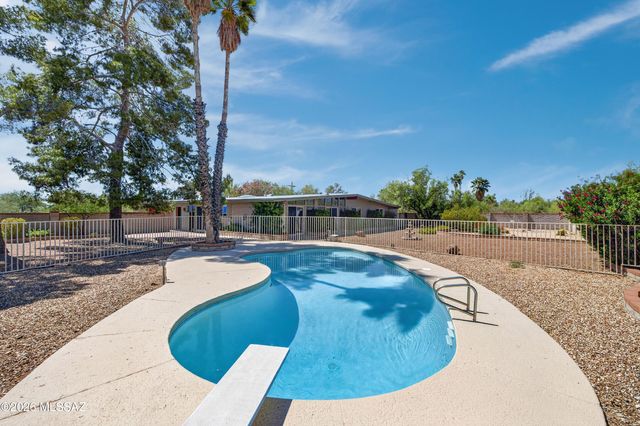 6220 N Via Ranchero, Tucson, AZ 85704