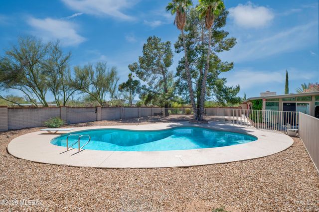 6220 N Via Ranchero, Tucson, AZ 85704
