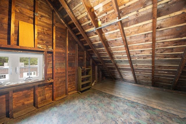 67 Columbus Ave, Holyoke, MA 01040
