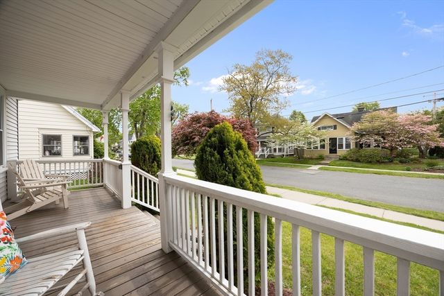 67 Columbus Ave, Holyoke, MA 01040