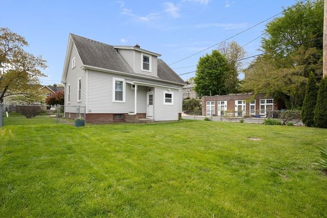 67 Columbus Ave, Holyoke, MA 01040