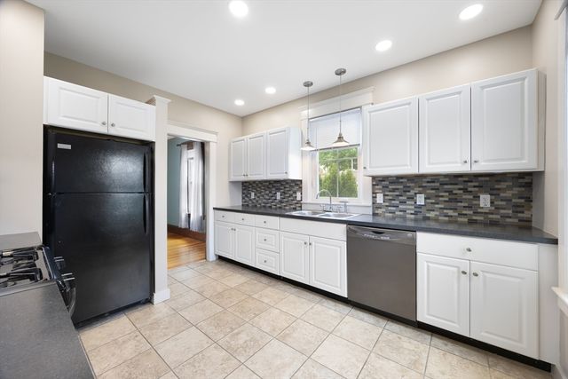 67 Columbus Ave, Holyoke, MA 01040