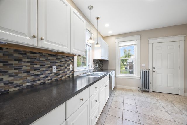 67 Columbus Ave, Holyoke, MA 01040