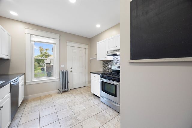 67 Columbus Ave, Holyoke, MA 01040