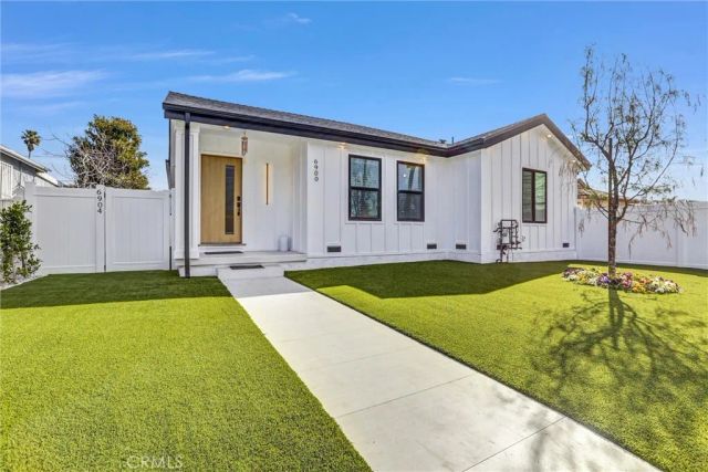 6900 Corbin Avenue, Reseda, CA 91335