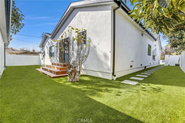 6900 Corbin Avenue, Reseda, CA 91335