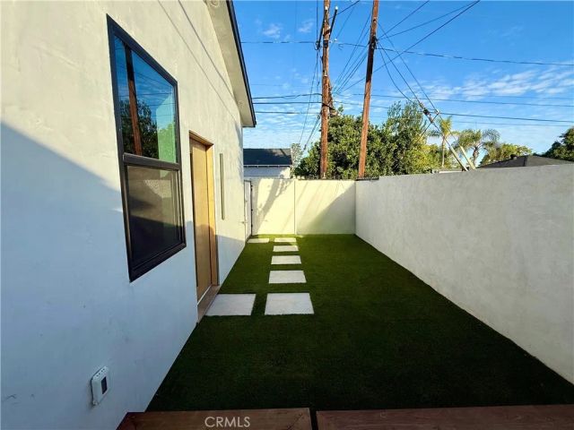 6900 Corbin Avenue, Reseda, CA 91335