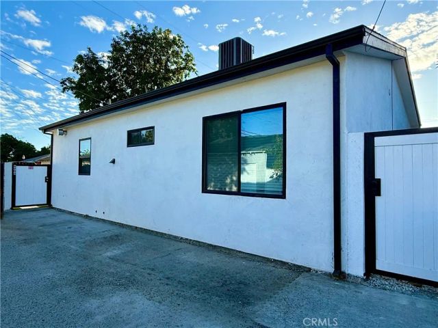 6900 Corbin Avenue, Reseda, CA 91335