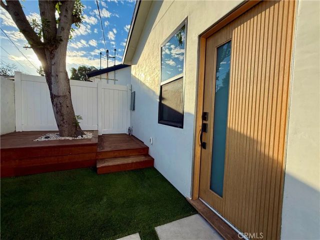 6900 Corbin Avenue, Reseda, CA 91335