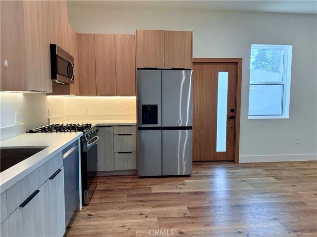 6900 Corbin Avenue, Reseda, CA 91335