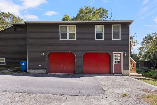 40 Union St, Blackstone, MA 01504