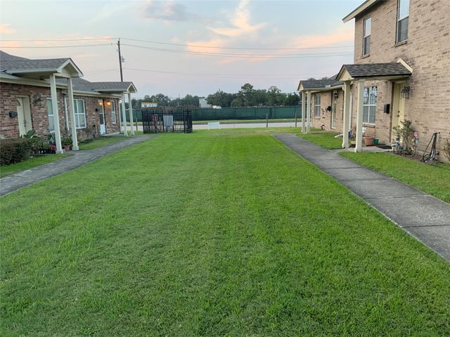 1327 Queens Road, Pasadena, TX 77502