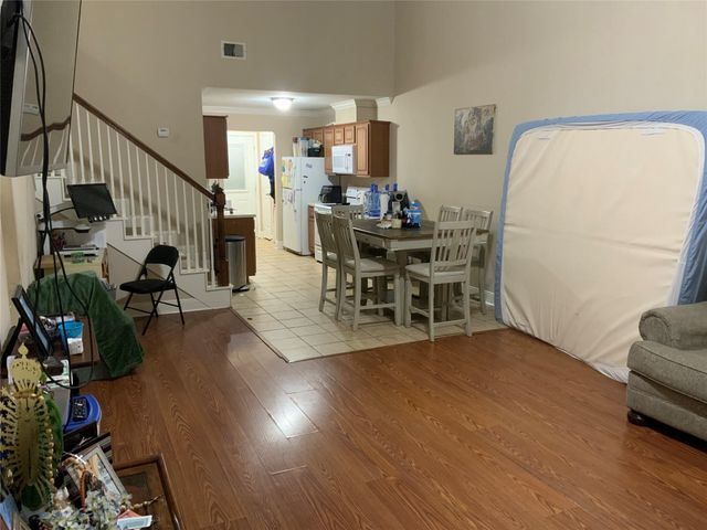 1327 Queens Road, Pasadena, TX 77502