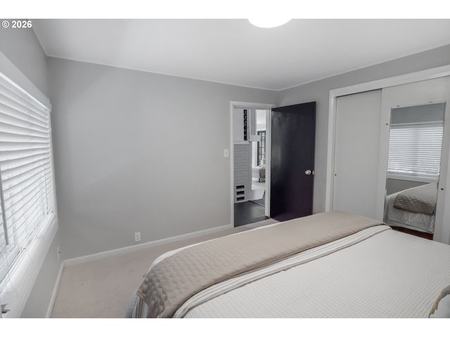 1400 W 40TH Ave, Eugene, OR 97405