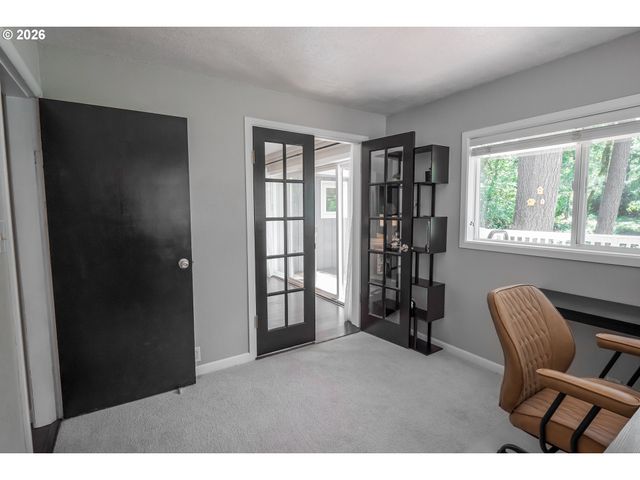 1400 W 40TH Ave, Eugene, OR 97405