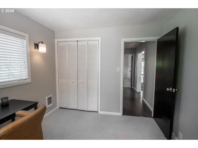 1400 W 40TH Ave, Eugene, OR 97405