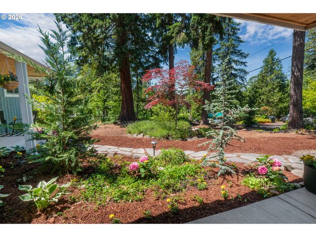 1400 W 40TH Ave, Eugene, OR 97405