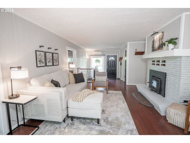 1400 W 40TH Ave, Eugene, OR 97405