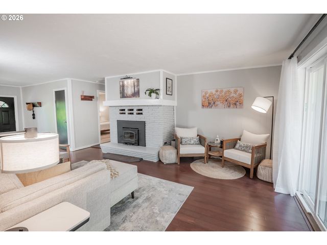 1400 W 40TH Ave, Eugene, OR 97405