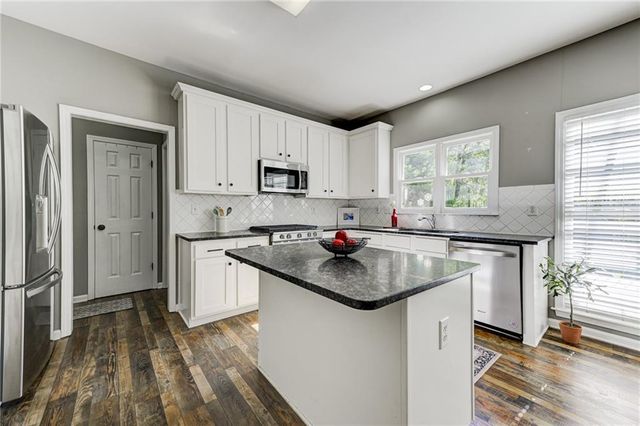 185 Amberbrook Circle, Grayson, GA 30017