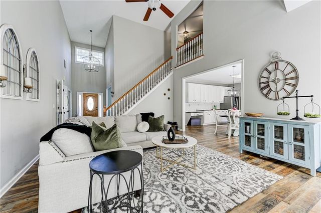 185 Amberbrook Circle, Grayson, GA 30017