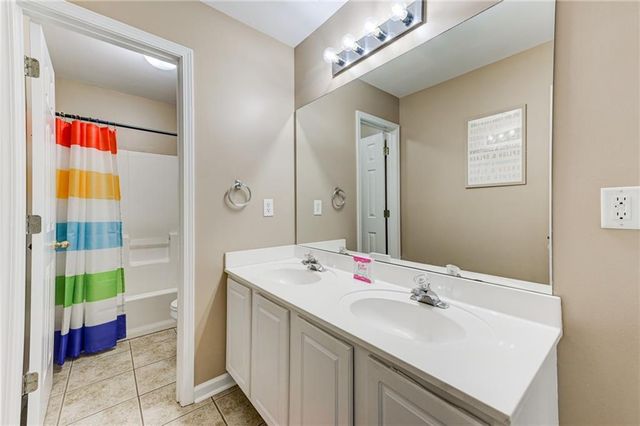 185 Amberbrook Circle, Grayson, GA 30017