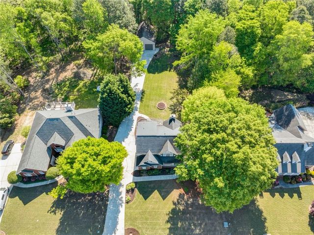 185 Amberbrook Circle, Grayson, GA 30017