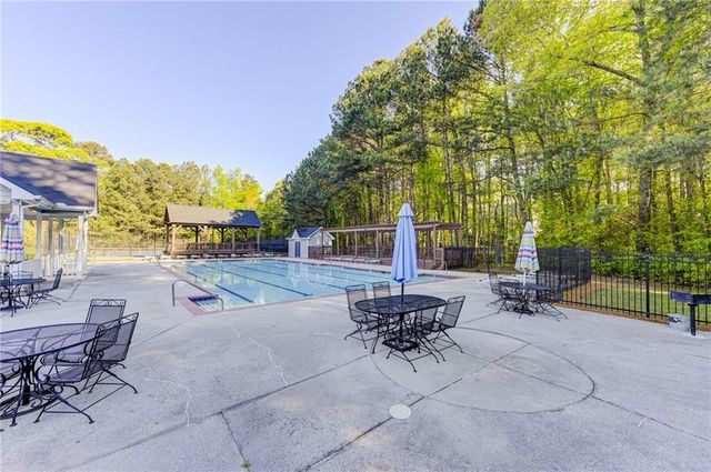 185 Amberbrook Circle, Grayson, GA 30017
