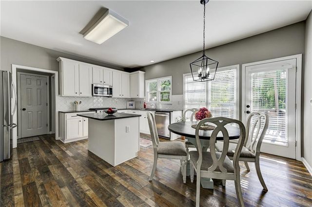 185 Amberbrook Circle, Grayson, GA 30017