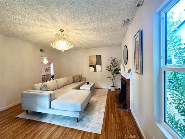 6220 Etiwanda Avenue, Tarzana, CA 91335