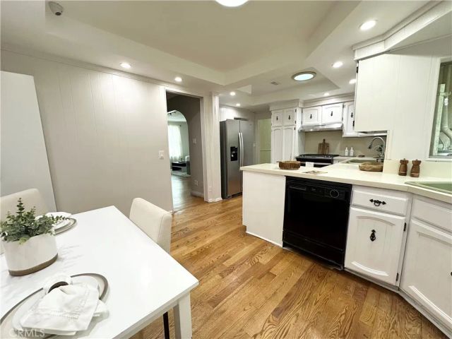 6220 Etiwanda Avenue, Tarzana, CA 91335