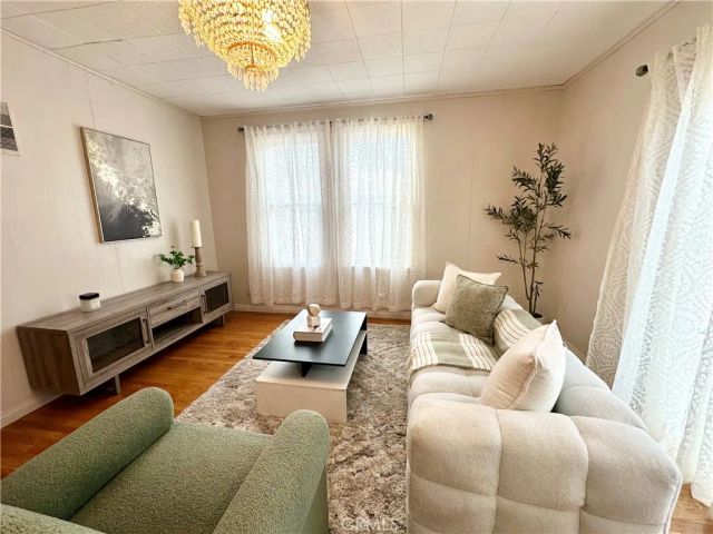 6220 Etiwanda Avenue, Tarzana, CA 91335
