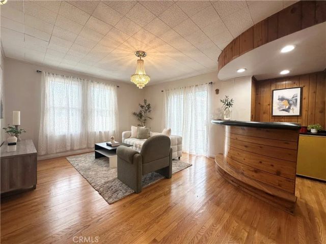 6220 Etiwanda Avenue, Tarzana, CA 91335