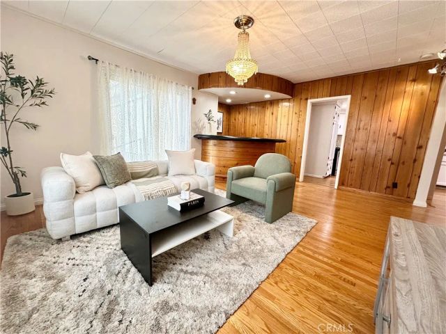 6220 Etiwanda Avenue, Tarzana, CA 91335