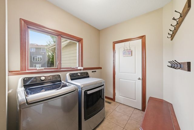 2050 Lakeview Drive, Pleasant Hill, IA 50327
