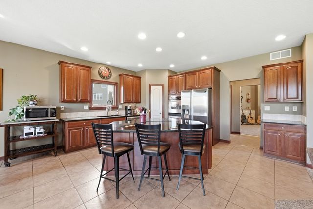 2050 Lakeview Drive, Pleasant Hill, IA 50327