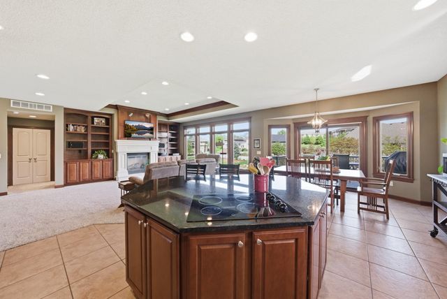 2050 Lakeview Drive, Pleasant Hill, IA 50327