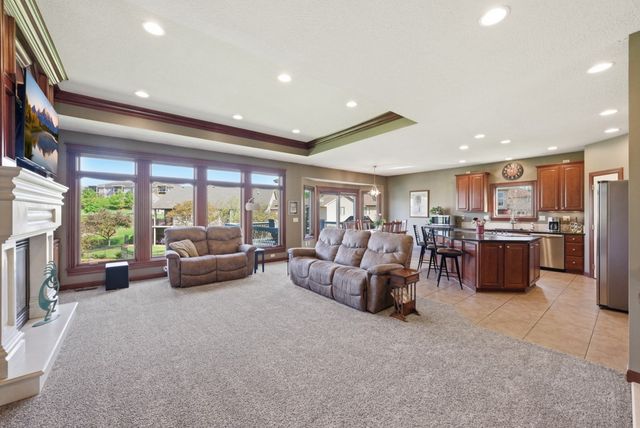 2050 Lakeview Drive, Pleasant Hill, IA 50327