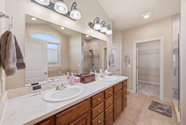2050 Lakeview Drive, Pleasant Hill, IA 50327
