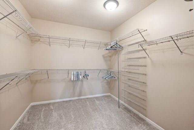 2050 Lakeview Drive, Pleasant Hill, IA 50327