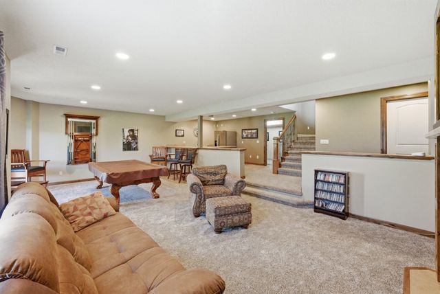 2050 Lakeview Drive, Pleasant Hill, IA 50327