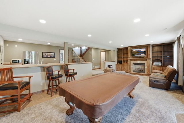2050 Lakeview Drive, Pleasant Hill, IA 50327