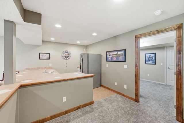 2050 Lakeview Drive, Pleasant Hill, IA 50327