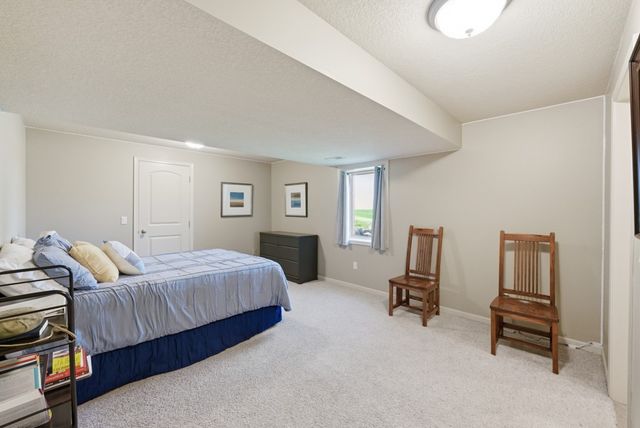 2050 Lakeview Drive, Pleasant Hill, IA 50327
